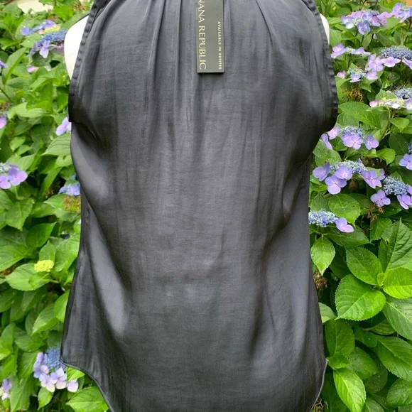 BANANA REPUBLIC deep blue gray sleeveless ruffled neck button front blou… - Picture 5 of 11